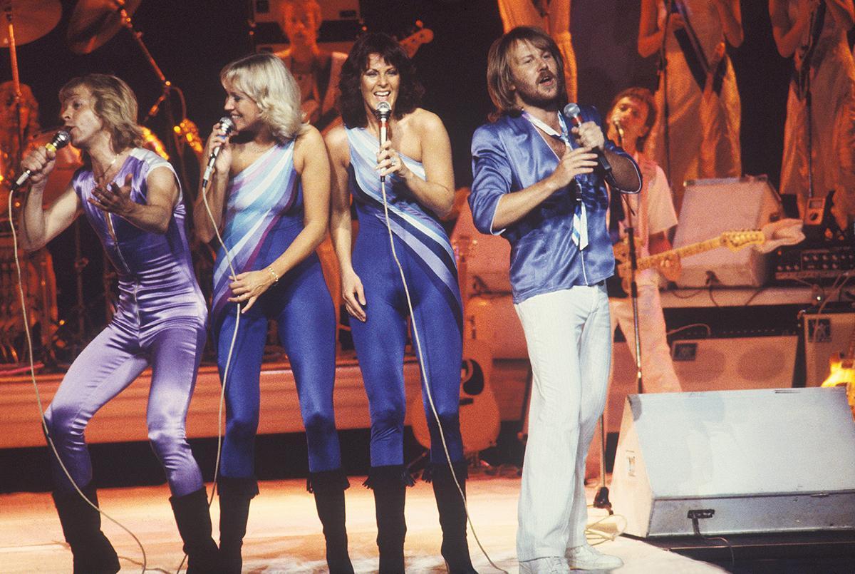 ABBA 在 Radio City Music Hal 现场直播。 70年代