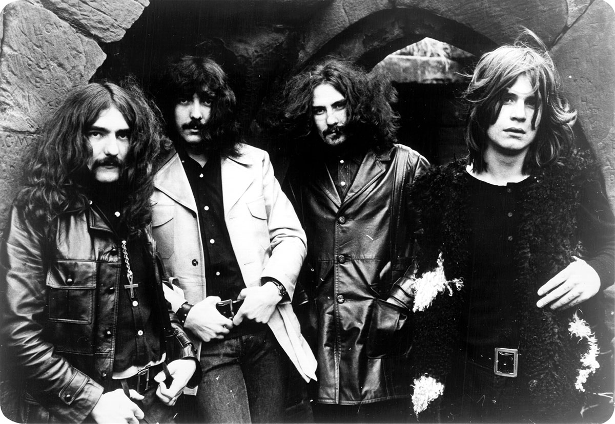1970 年的黑色安息日。从左到右：吉泽·巴特勒、托尼·艾欧米、比尔·沃德、奥兹·奥斯本。