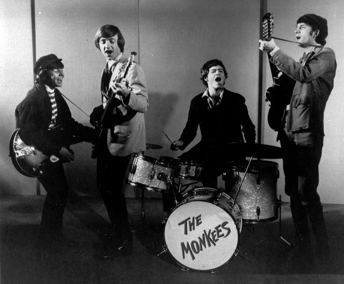 流行樂隊 The Monkees Davy Jones、Peter Tork、Mickey Dolens 和 Michael Nesmith 的成員，1966 年