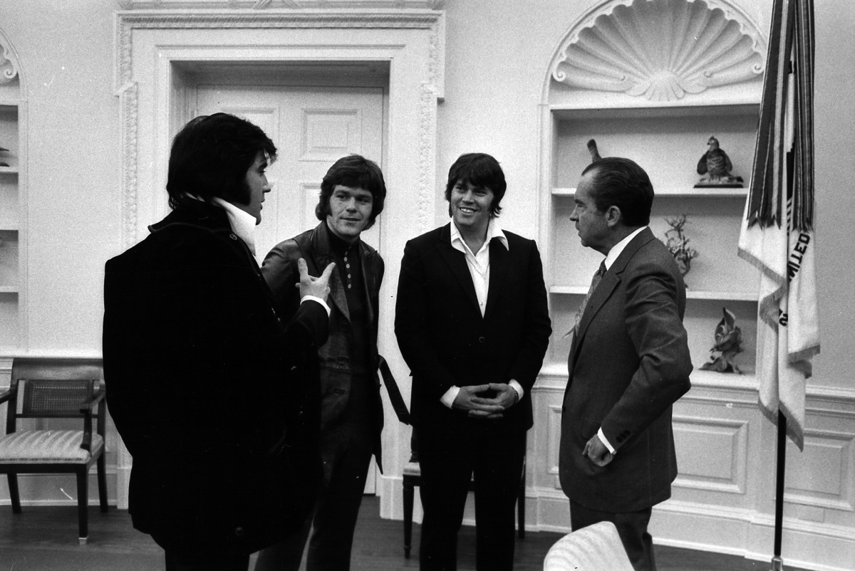 Elvis Presley and Richard Nixon, iconic meeting at the White House