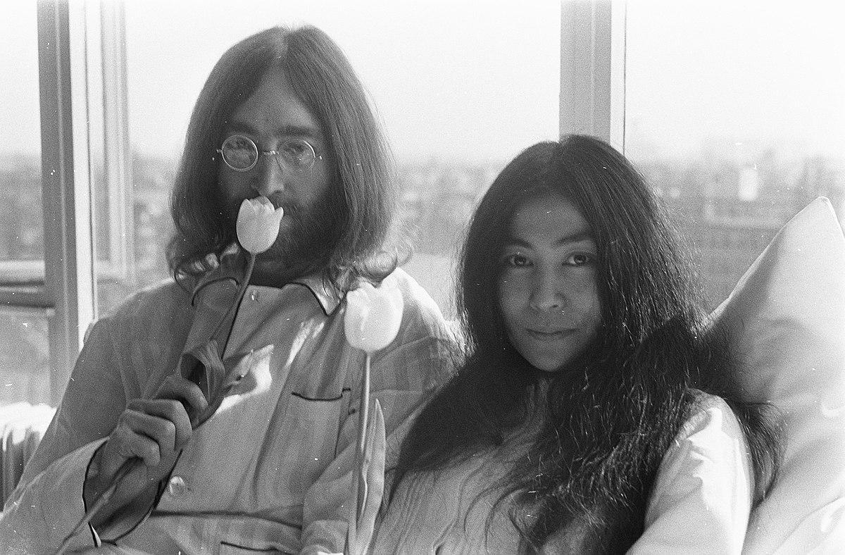 While the album was being recorded, John Lennon was accompanied by Yoko Ono, and this further inflamed the atmosphere within the band.