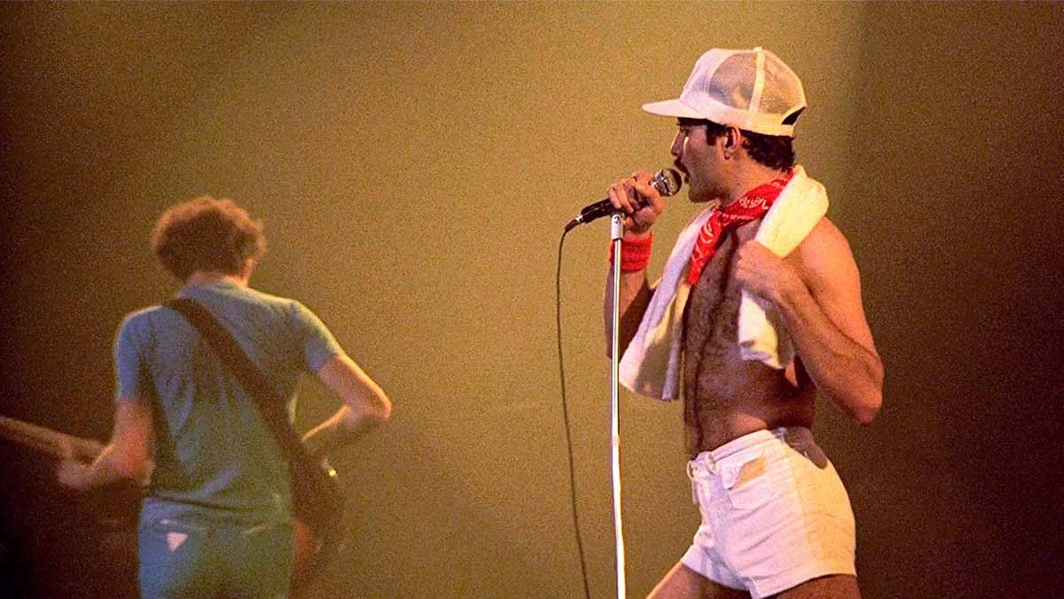 Queen выступают в Монреале в 1981 году
