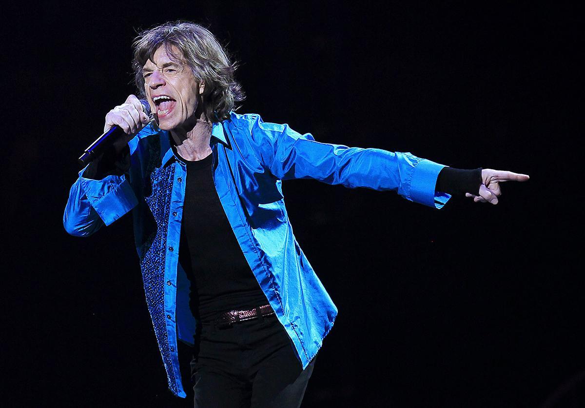 Mick Jagger se produit sur scène lors du dernier concert des Rolling Stones de leur " 50 and Counting Tour " à Newark, dans le New Jersey, le 15 décembre 2012. Photo : Carlo Allegri