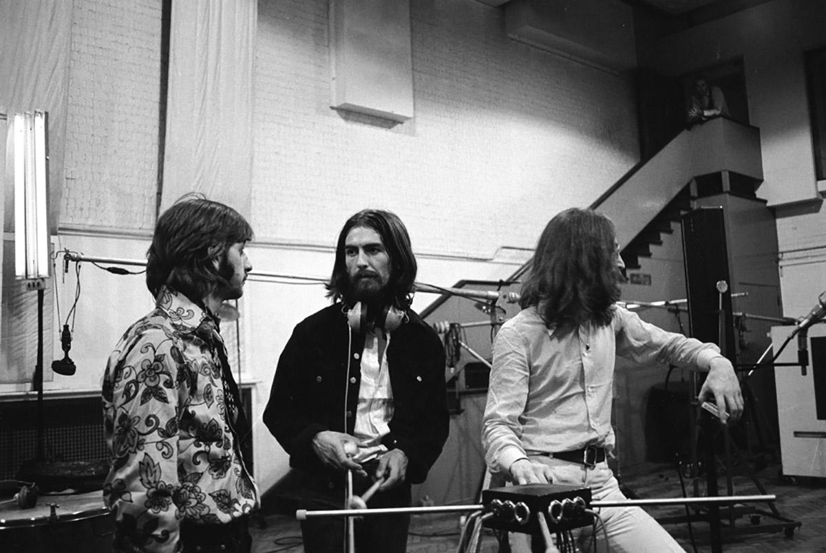 George Harrison es el número 21 en la lista de los 100 mejores guitarristas de todos los tiempos de la revista Rolling Stone.