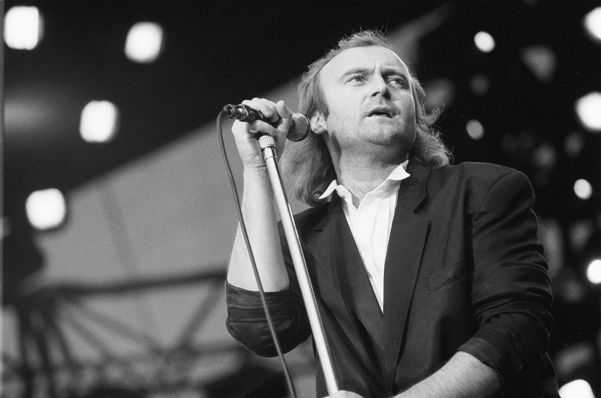 Phil Collins gibt ein Konzert mit 'Another Day in Paradise'