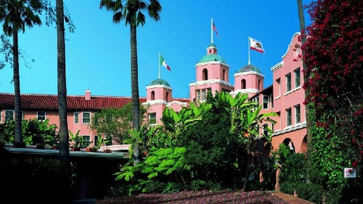 That Hotel California (The Beverly Hills Hotel - Exterior - September 2009)