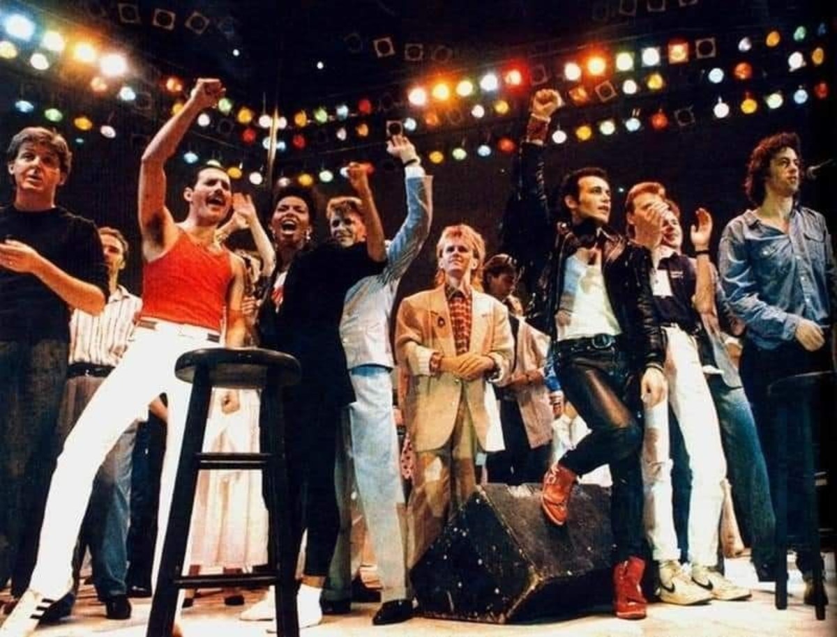Stars on stage at Live Aid 85!