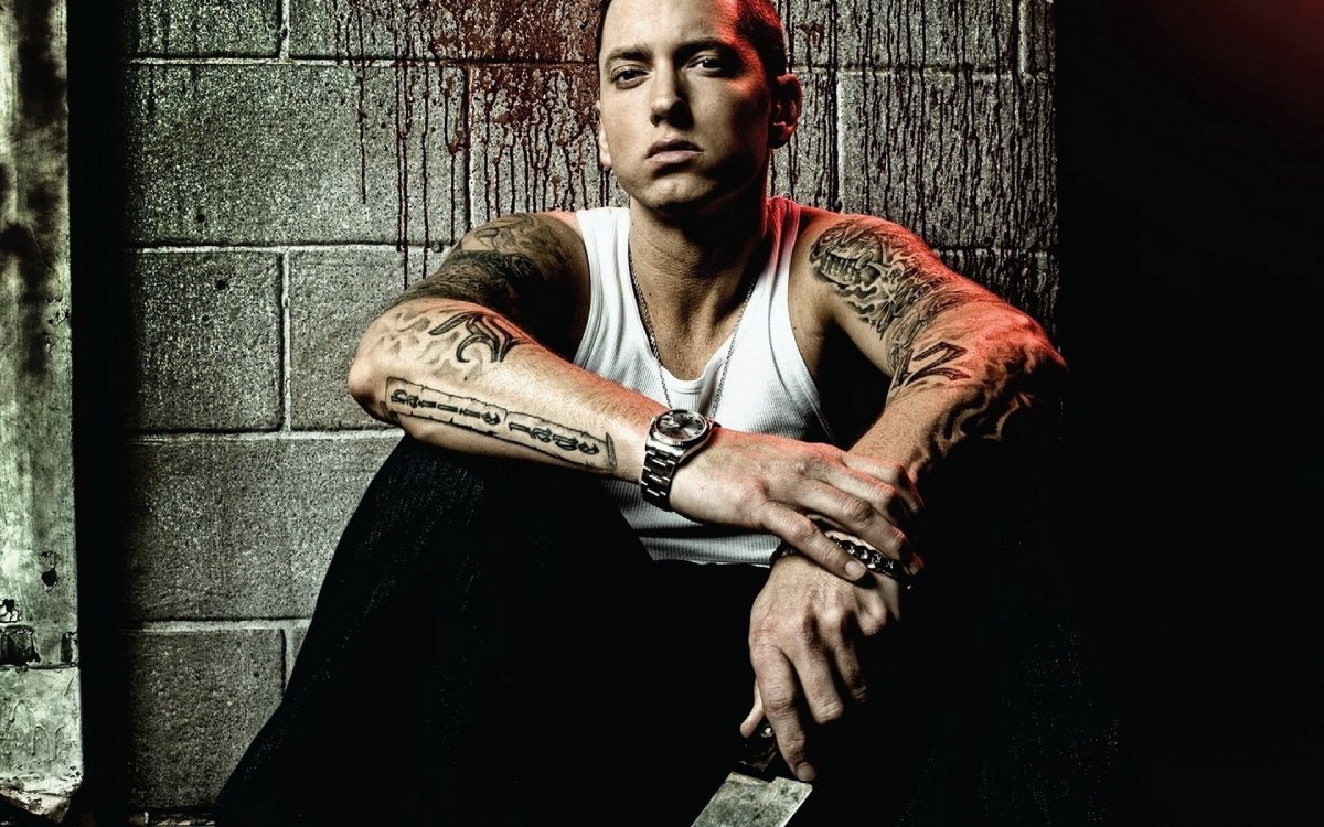 Eminem tem afirmado repetidamente o quanto seus fãs significam para ele