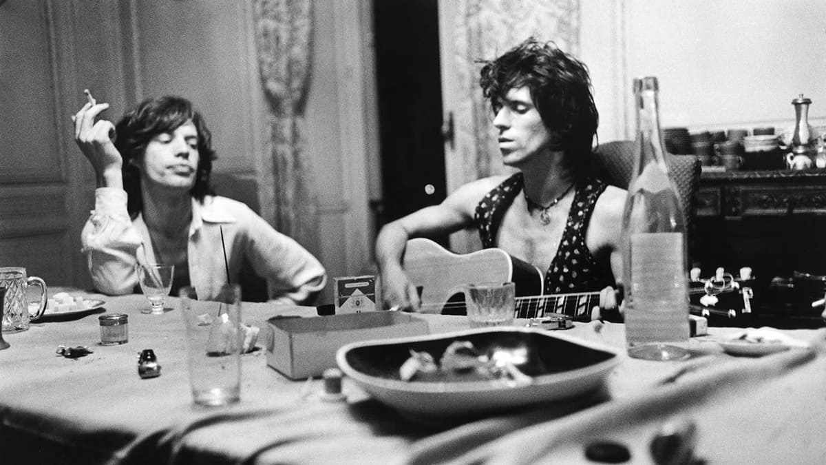 Mick Jagger e Keith Richards, França, 1972. Foto: Dominique Tarle