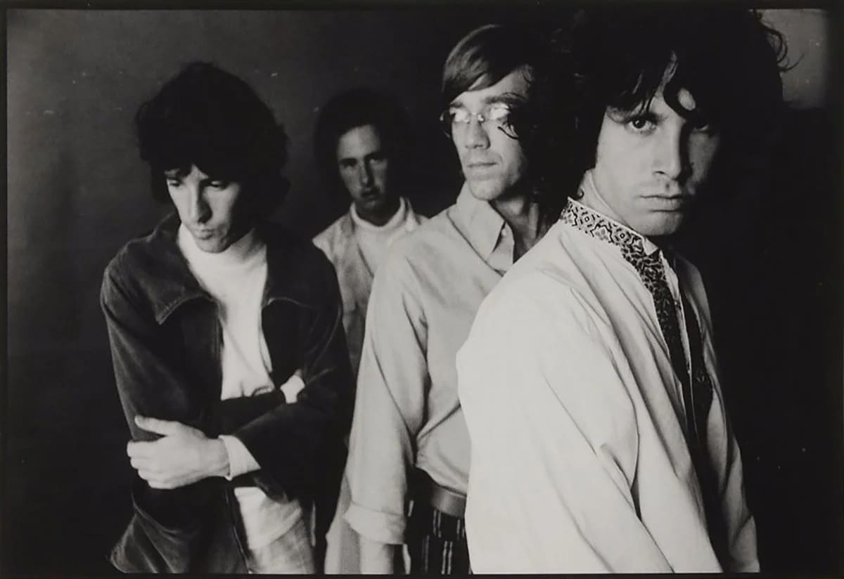 The Doors bei einem Fotoshooting in den Sunset Sound Studios, Los Angeles 1968. Foto von Guy Webster.