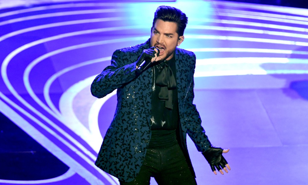 Adam Lambert anuncia concerto virtual de aniversário