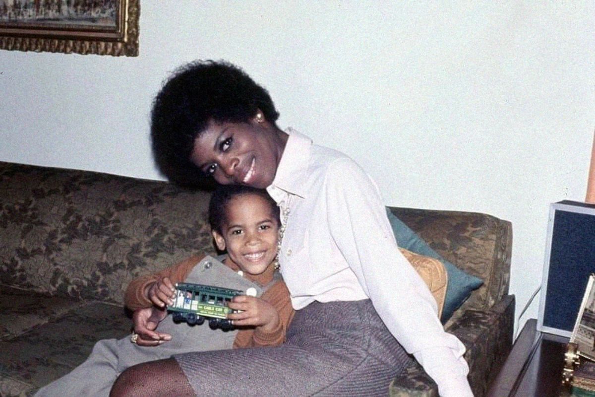 Little Lenny Kravitz and his mother Roxy Roker