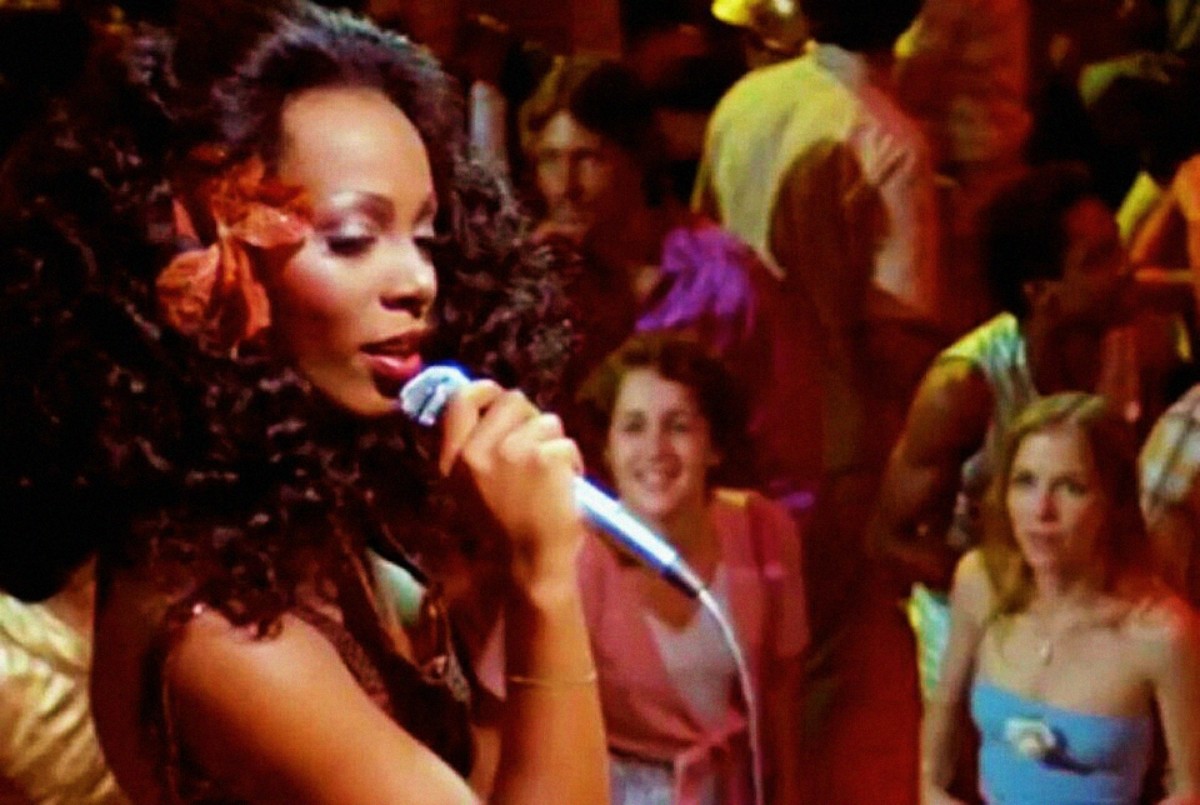 Die charmante Donna Summer in Thank God It's Friday...