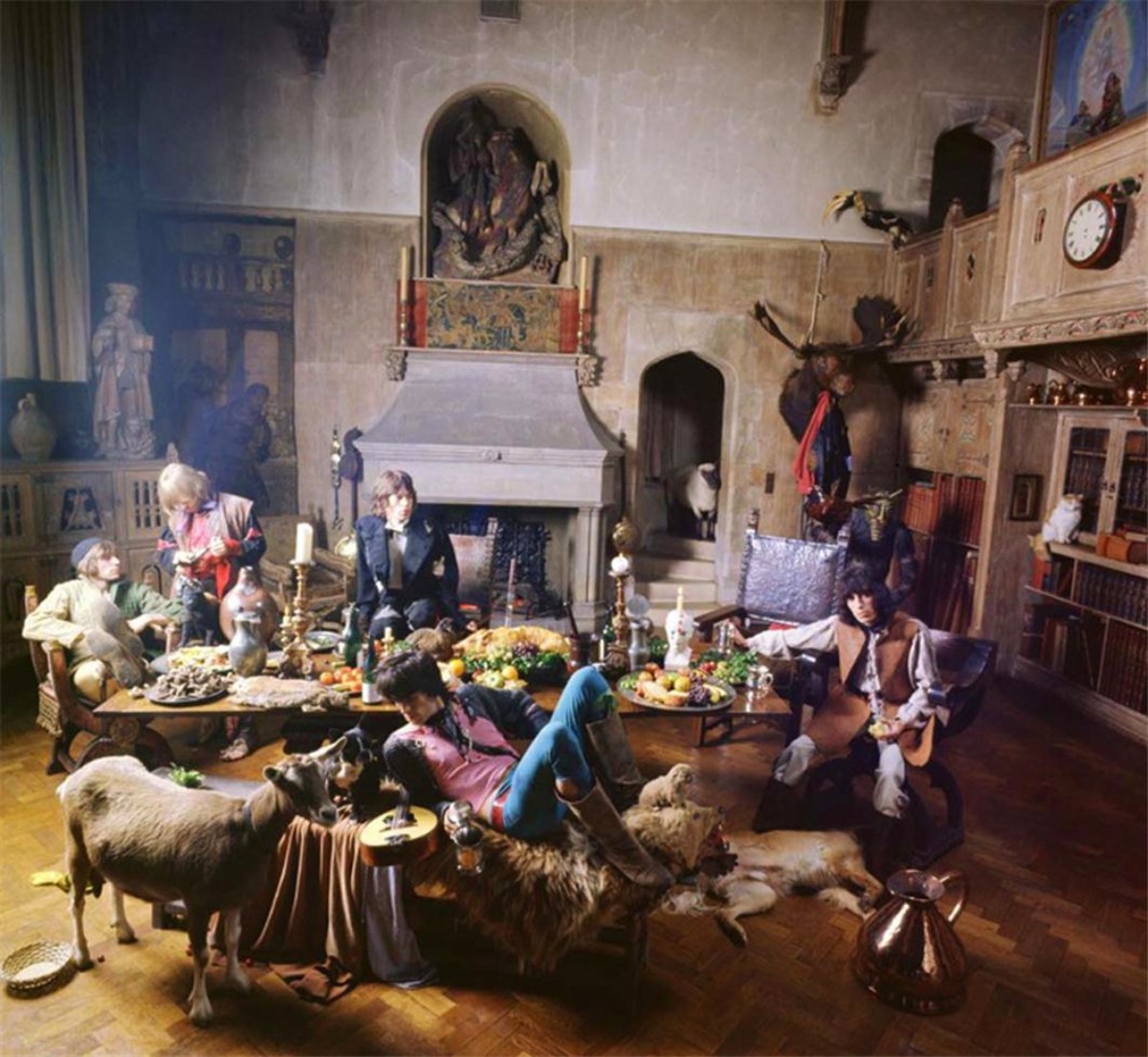 The Rolling Stones (photo shoot for the spread of the album Beggars Banquet...)