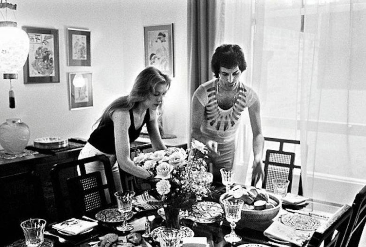 La jeune Mary Austin et Freddie Mercury