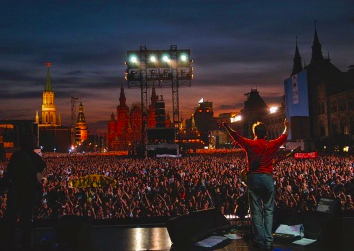Paul McCartney, first concert on Red Square.. (1)