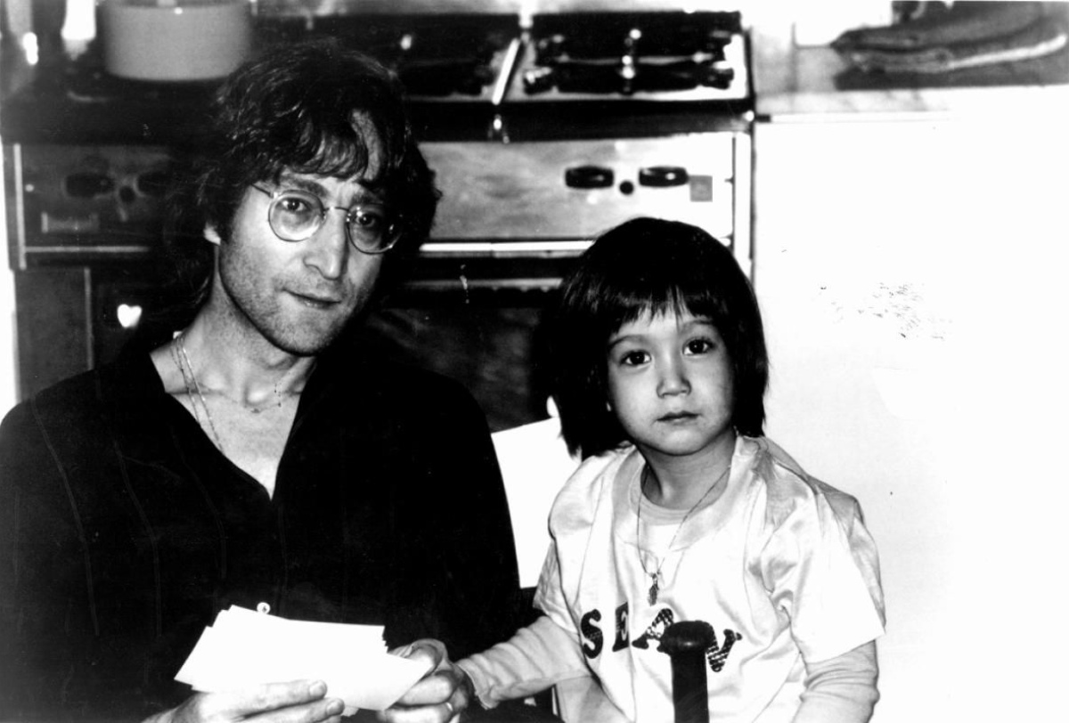 Джон Леннон с сыном Шоном