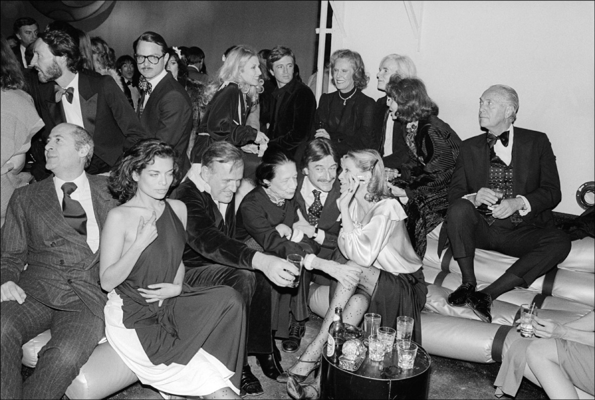 Los invitados de Studio 54 se divierten