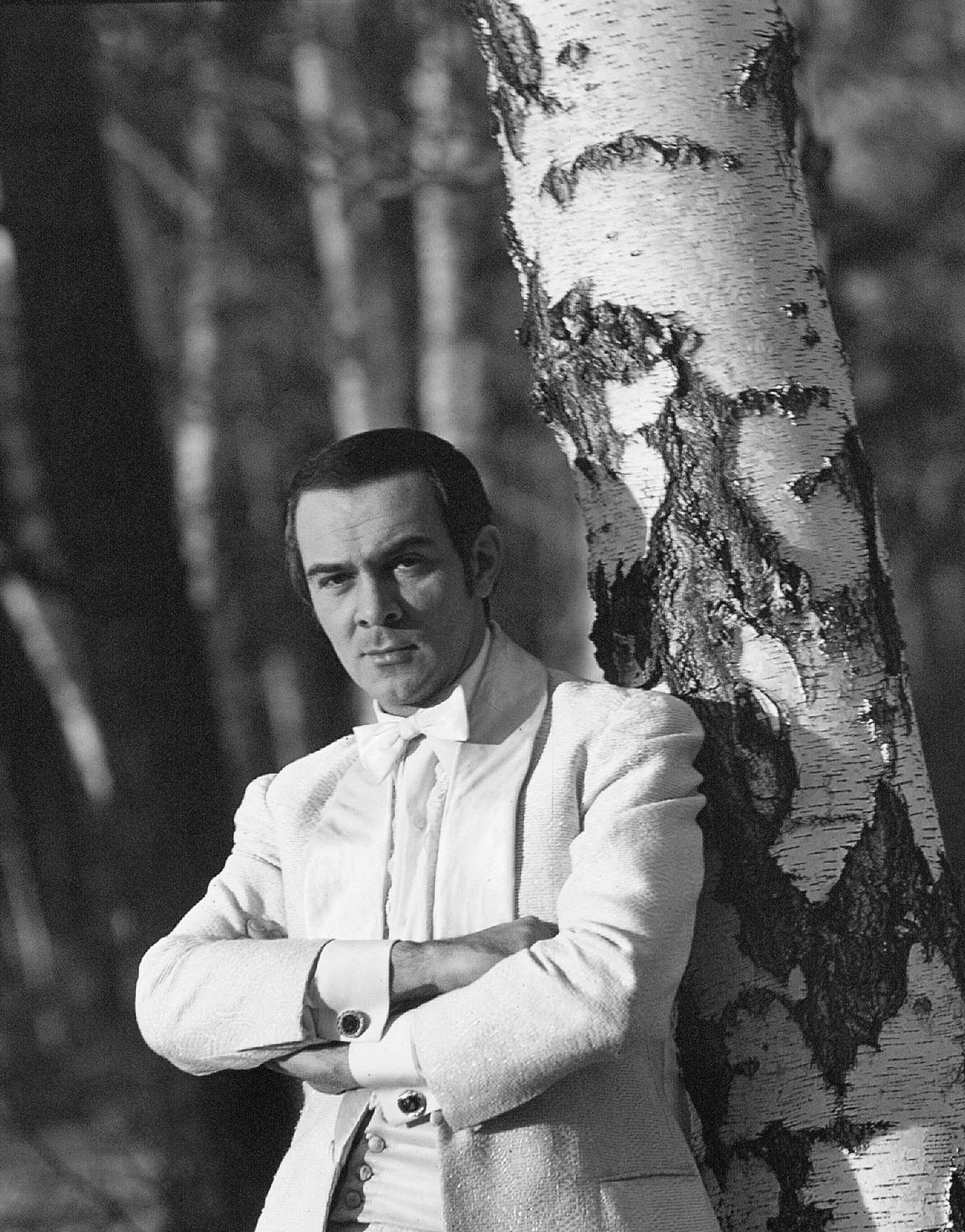 Magomayev at the birch