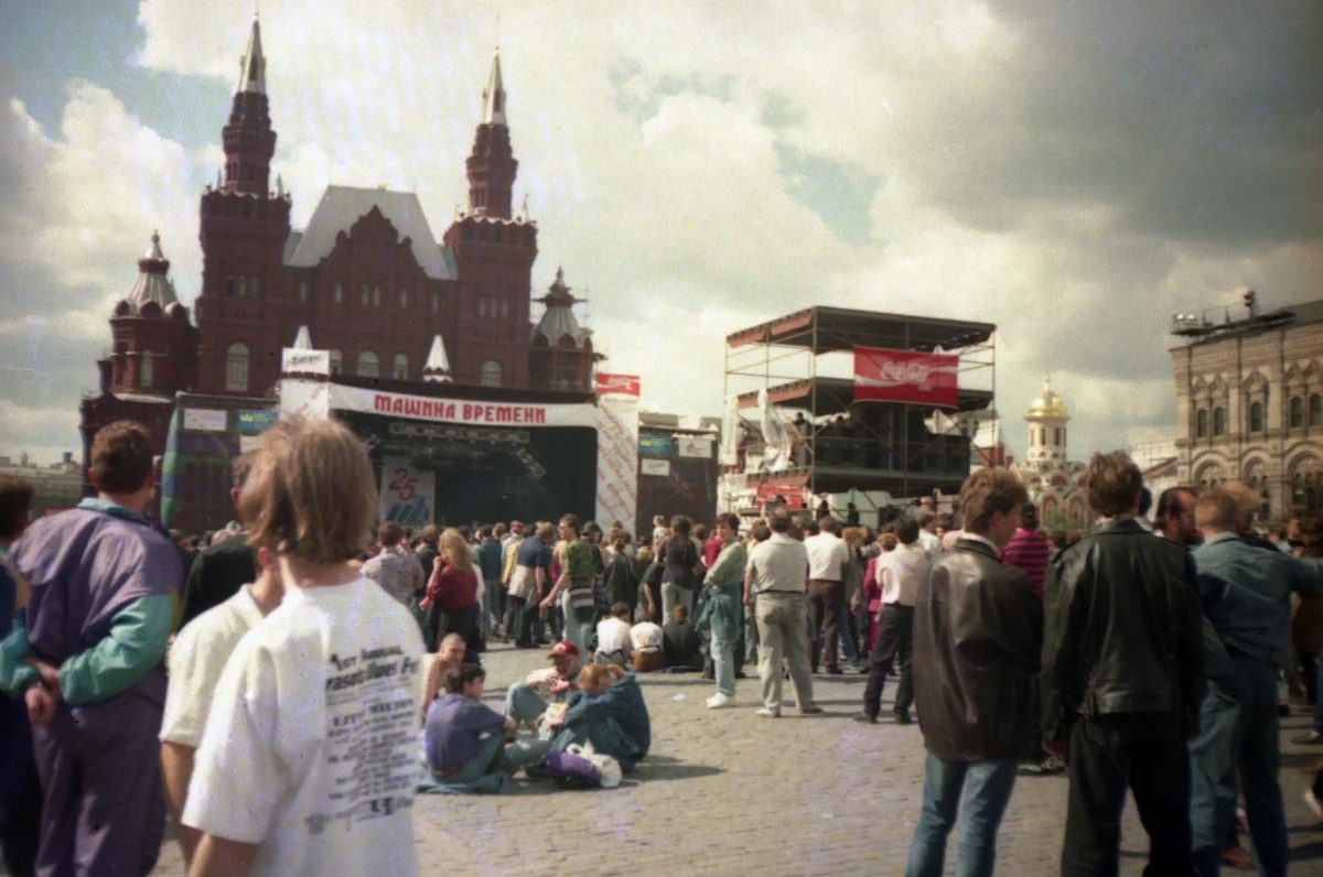 По случаю своего 25-летия «Машина времени» выступила на Красной площади