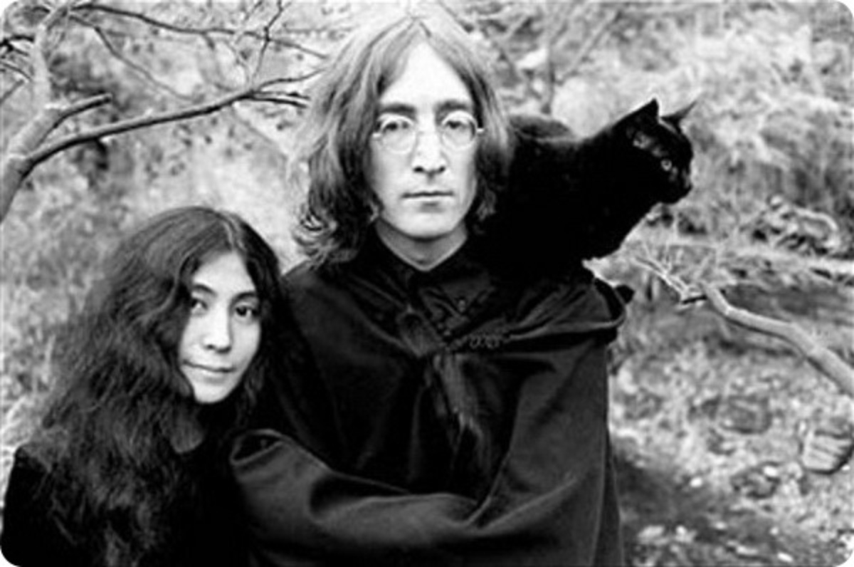 Yoko Ono, John Lennon und die Katze