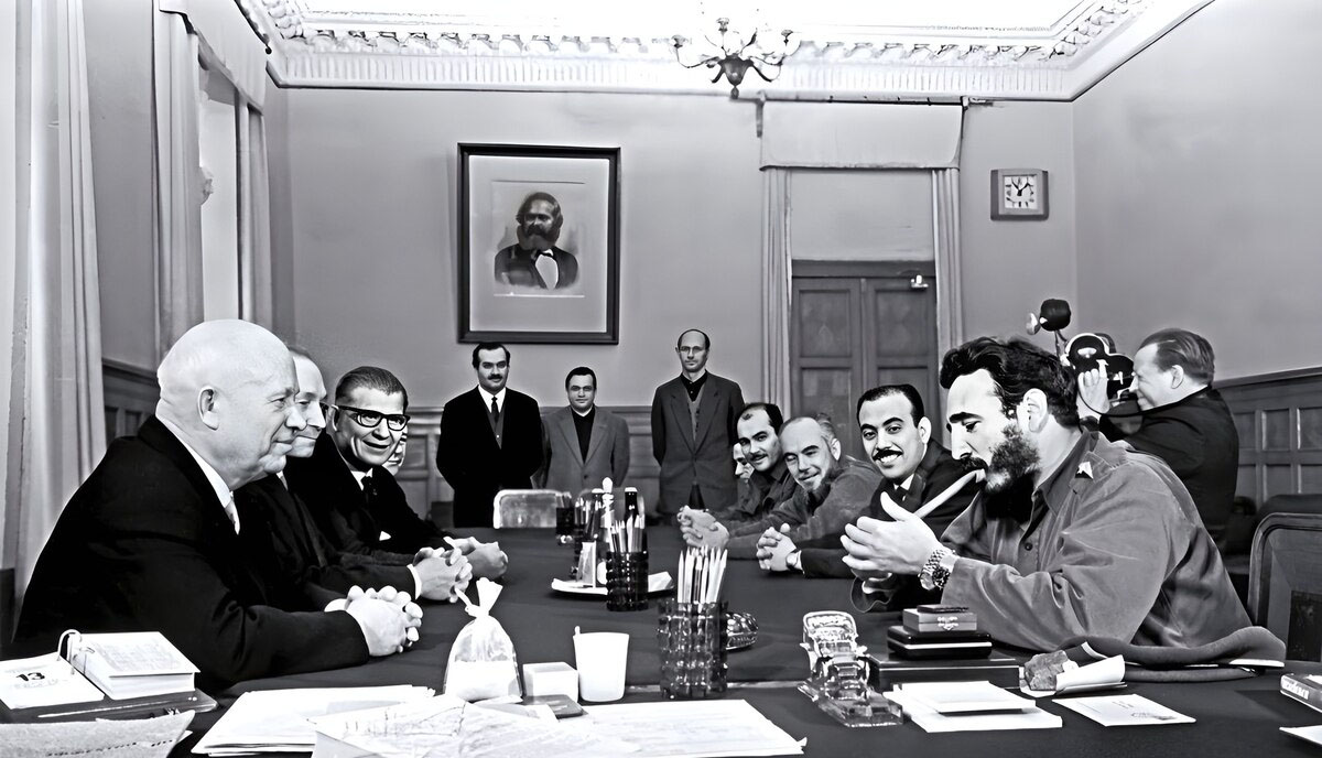 O líder cubano e Nikita Khrushchev no Kremlin