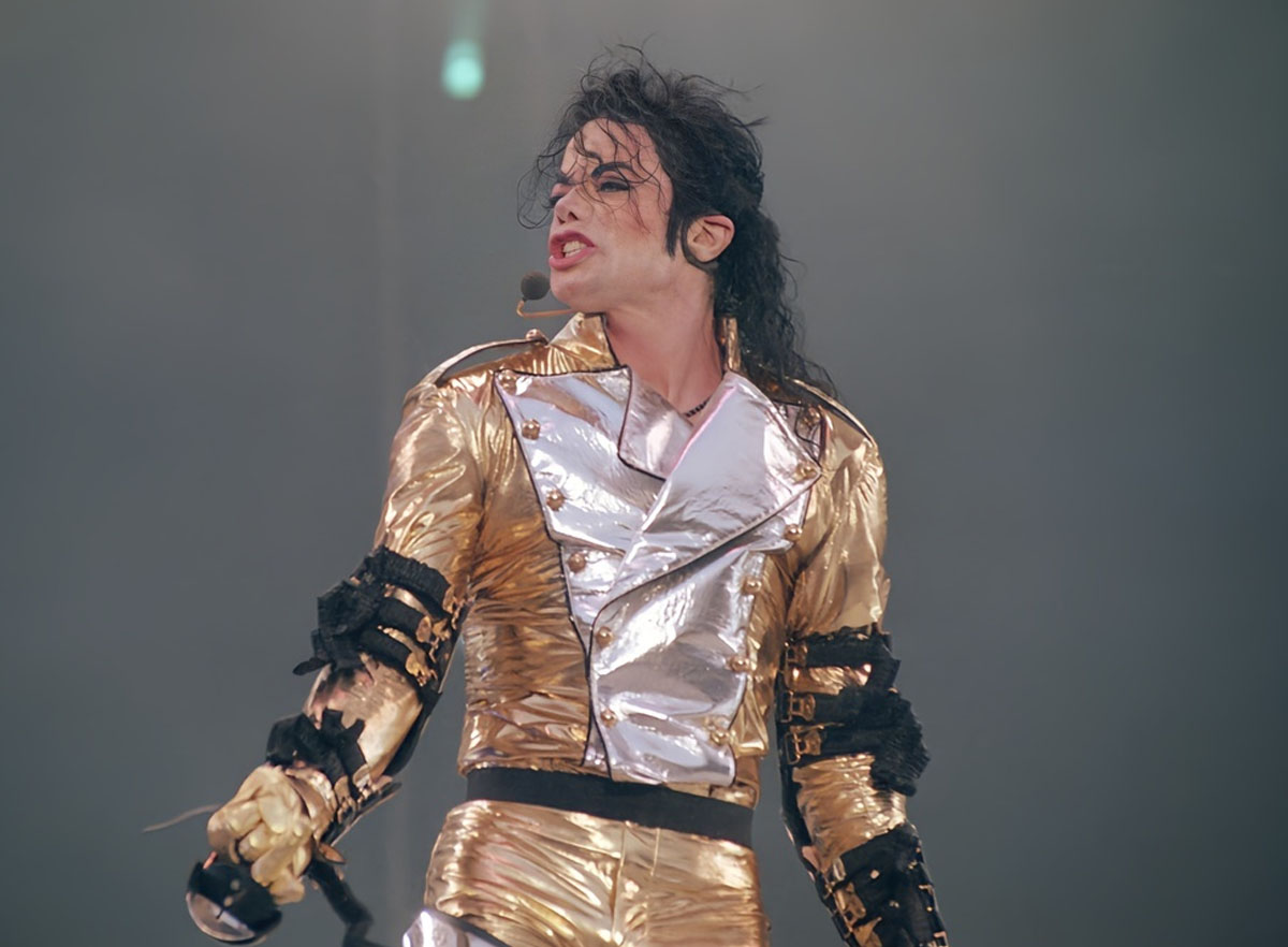 Michael on stage on the Dangerous World Tour