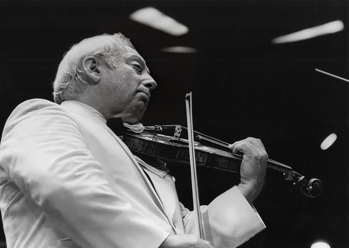 Um violinista americano no palco. 90-е