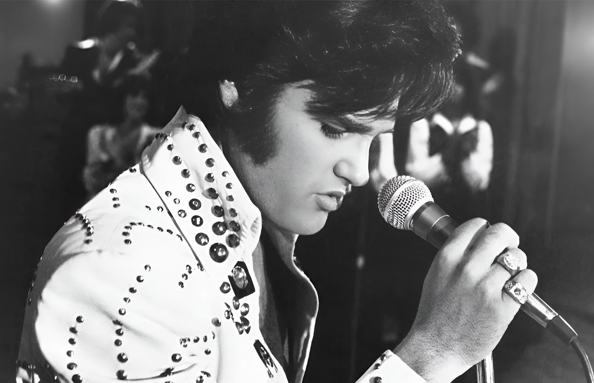 Elvis Presley bei einem Auftritt