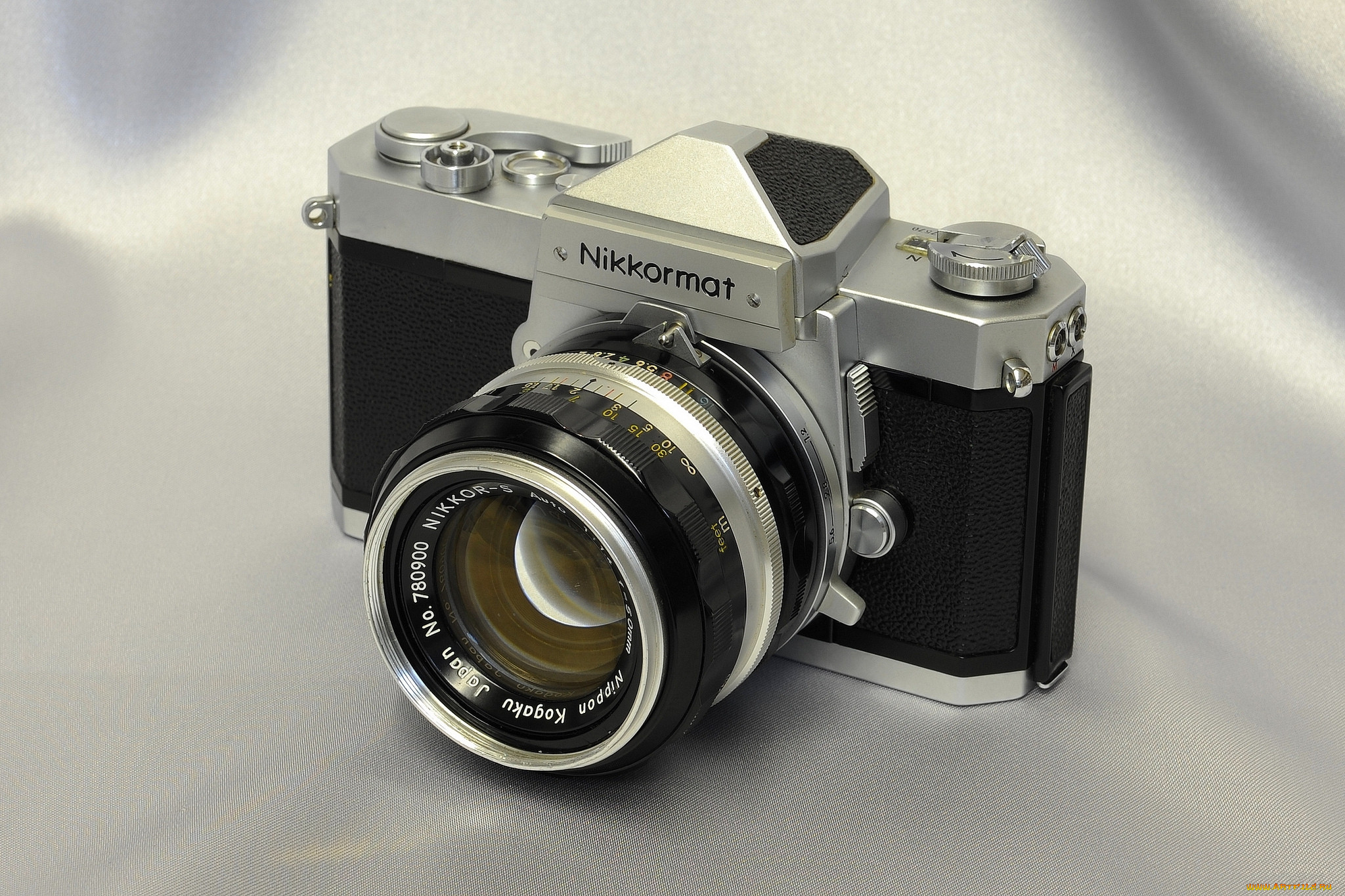 Фотоаппарат японской марки «Nikkormat» 