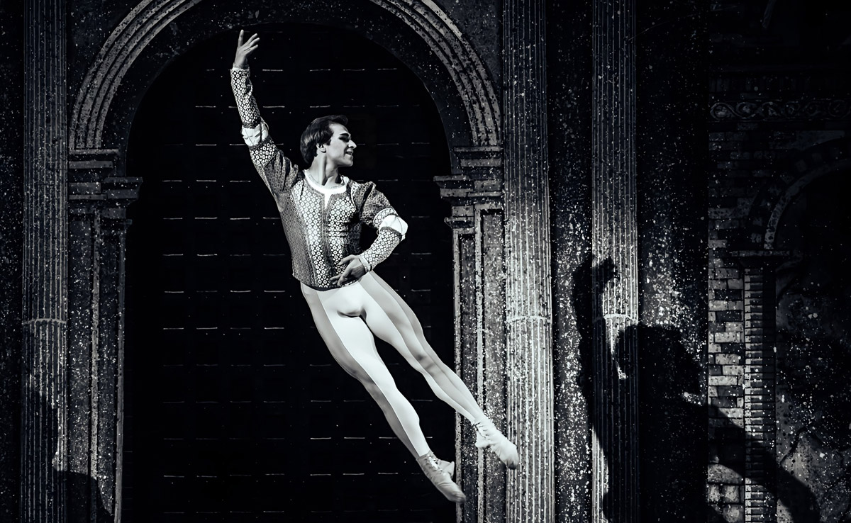 Nureyev durante una actuación. 70-е