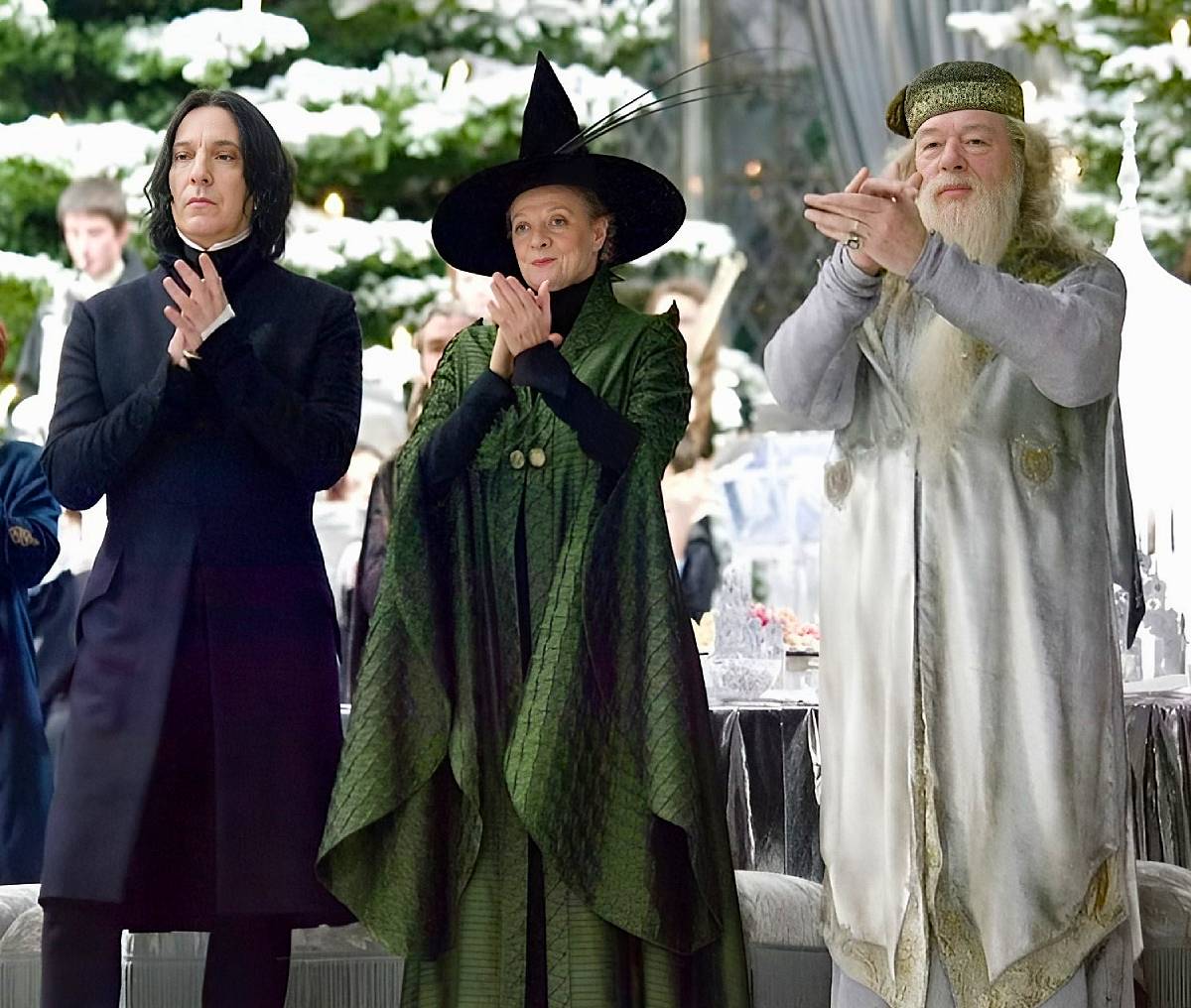 Alan Rickman, Maggie Smith e Michael Gambon. Um alambique de Harry Potter e o Cálice de Fogo.