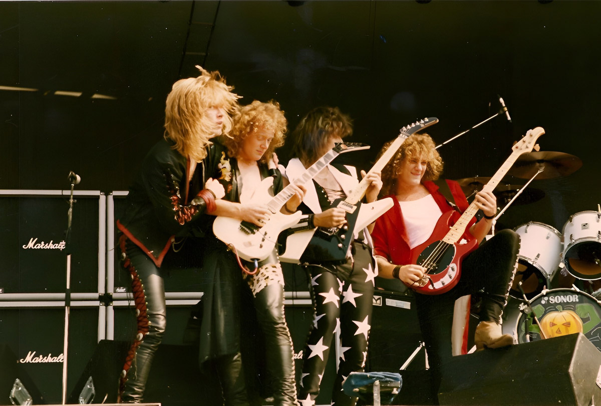 A banda Helloween no palco