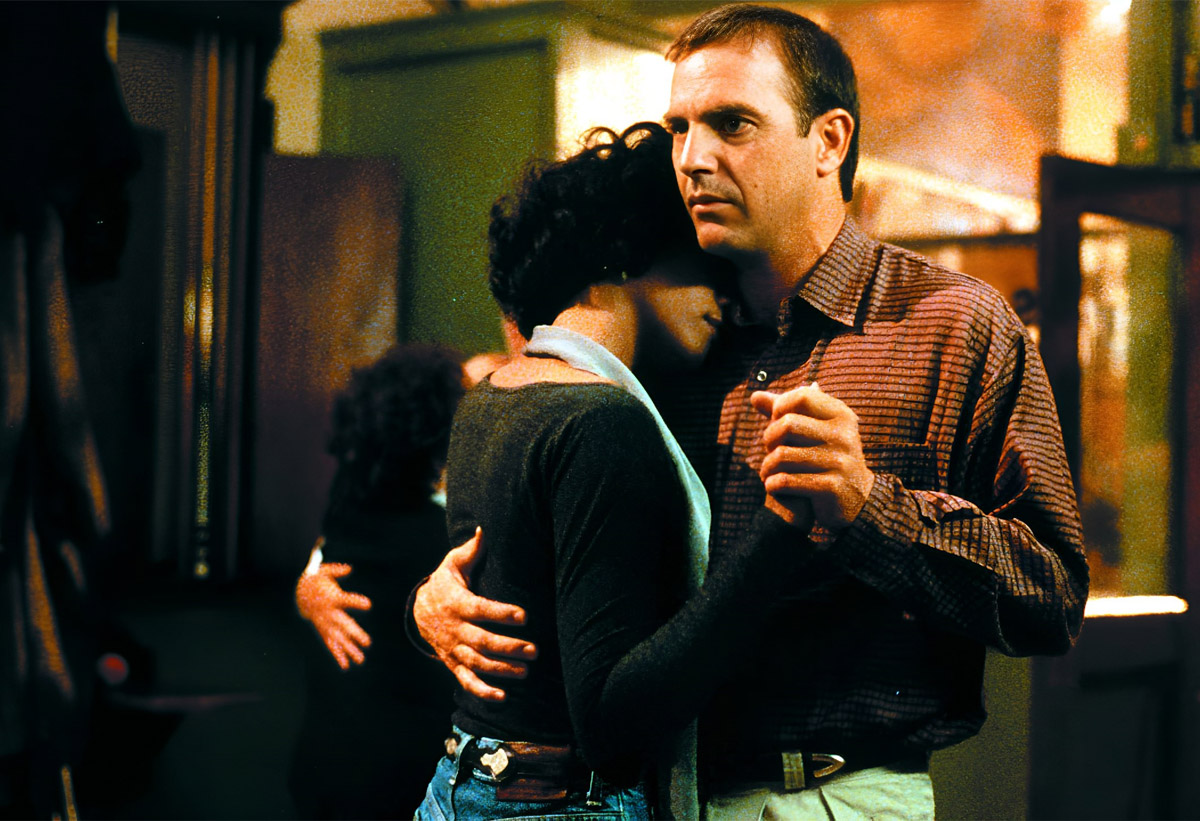 Fotograma de la película «El Guardaespaldas». 1992