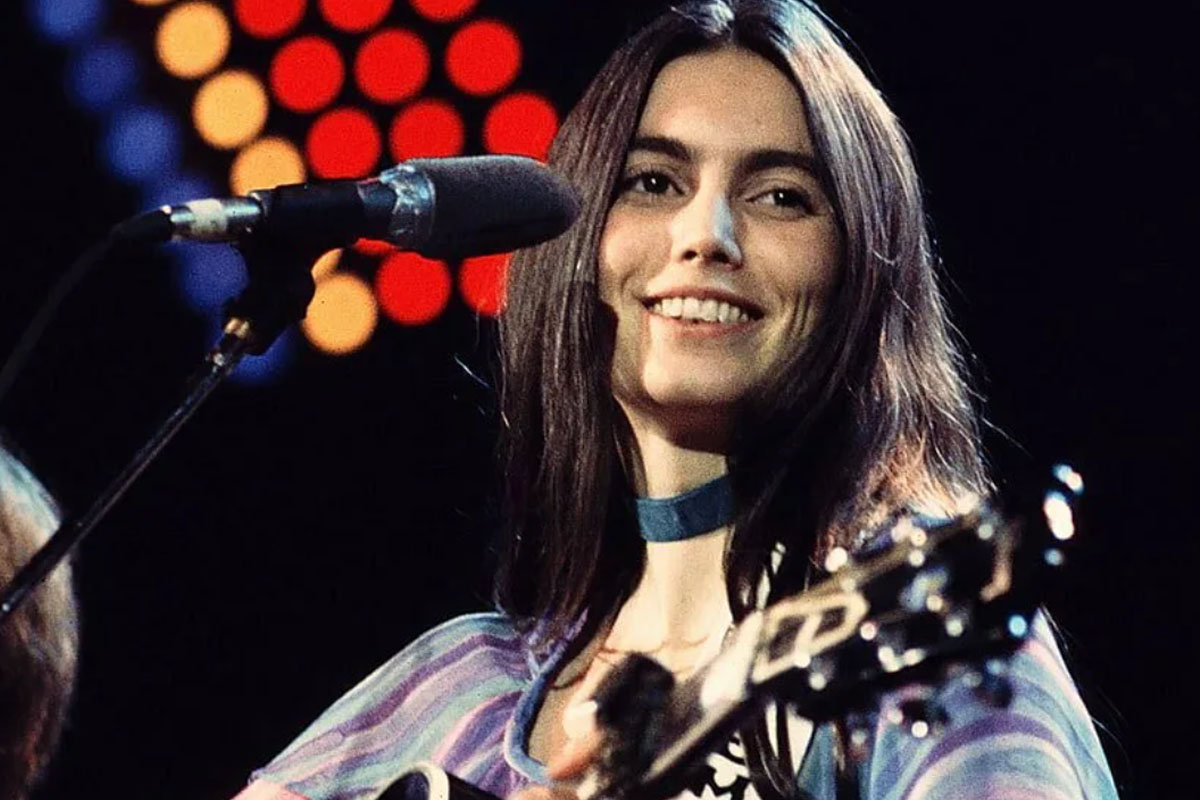 Country singer Emmylou Harris