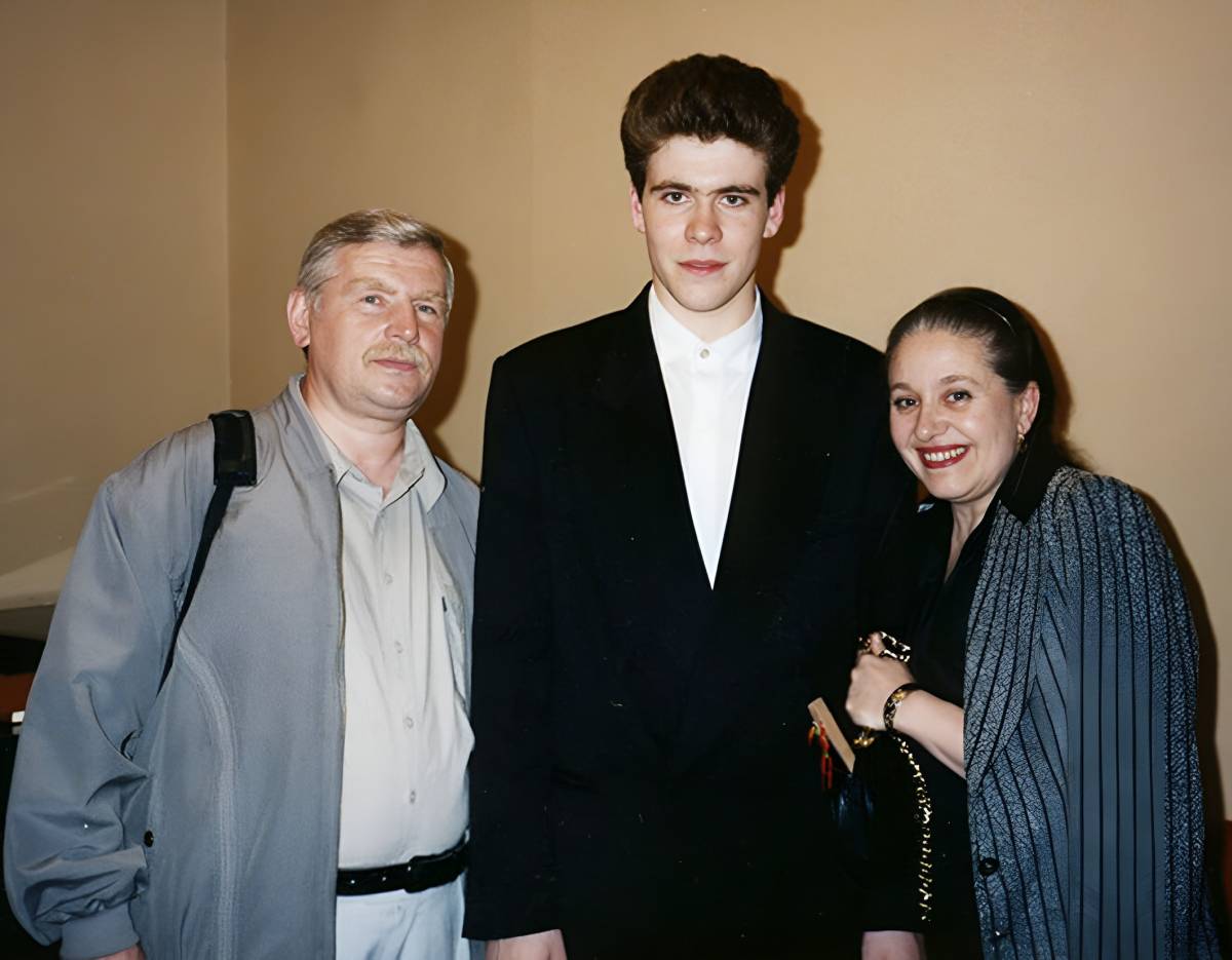 Denis Matsuev mit seinen Eltern.