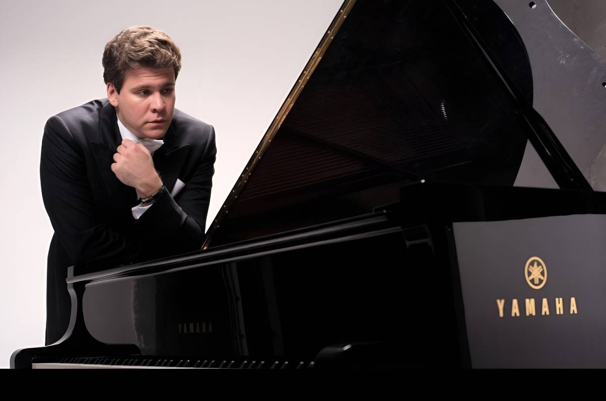 Denis Matsuev at the piano.