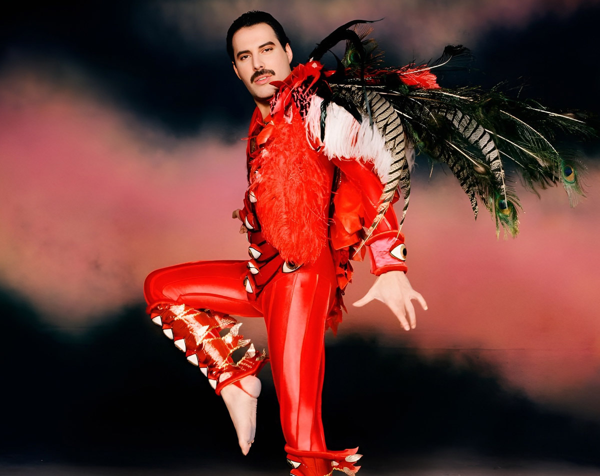 Freddie con su traje característico.