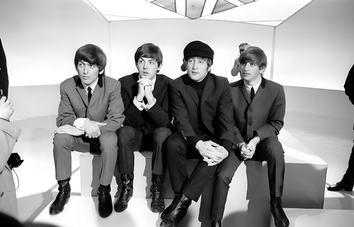 Os Beatles no set de A Hard Day's Night