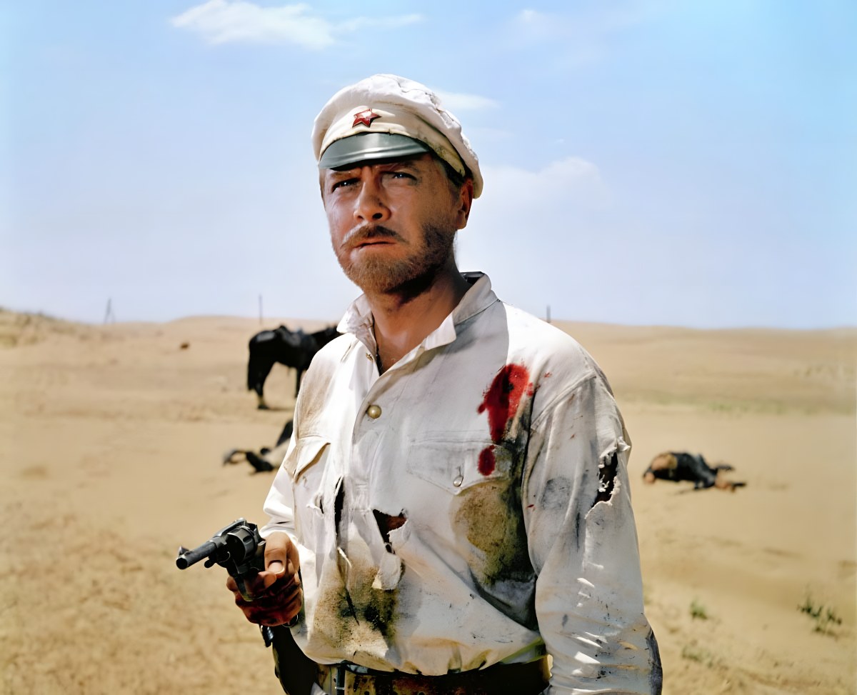 Fotograma de la película "Sol blanco del desierto".