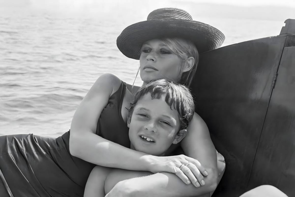 Brigitte Bardot con su hijo