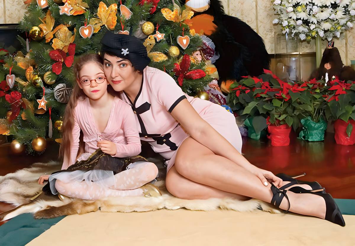 Lolita Milyavskaya with her daughter Eva